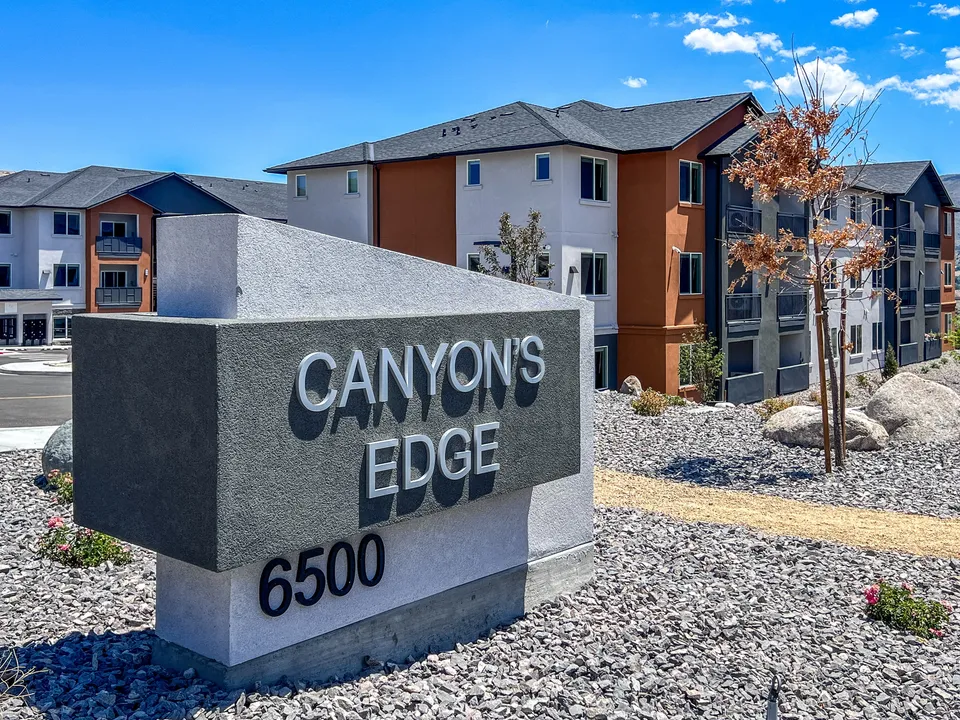 Canyon's Edge exterior building