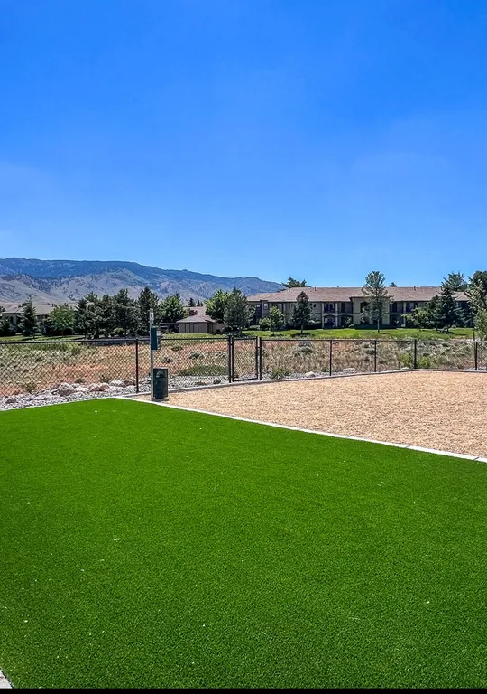 Canyon's Edge grounds and landscape